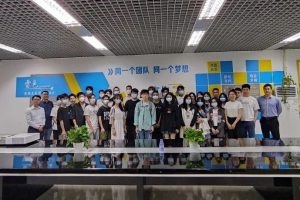 热烈欢迎广东职业技术学院光环境产业学院到雷色光电参观学习！