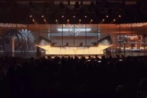 震撼的视觉盛宴：MESS 60周年·机械臂表演