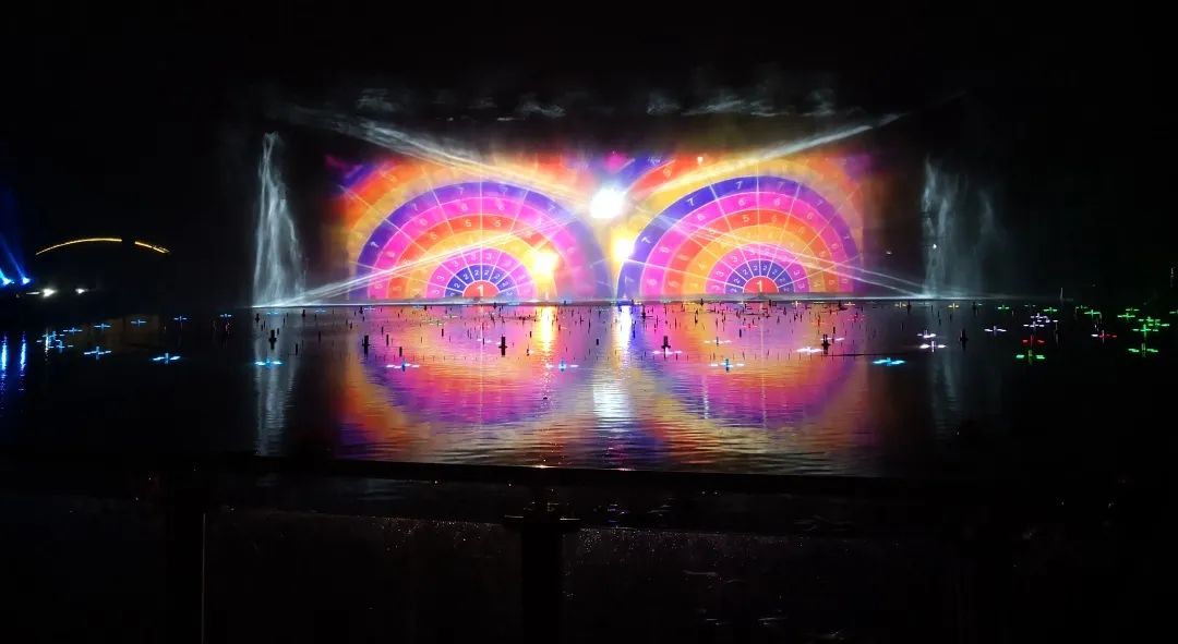 《圣莲华彩》水舞光影秀，一场“奇妙、奇幻、奇景”的5D梦幻之旅