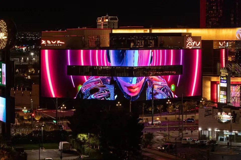 元亨为拉斯维加斯酒店打造超15000㎡大屏！带来万米高空的视觉震撼