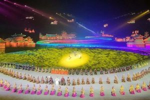 近6000人涌入丝路奇幻城，全球规模最大亲子奇幻剧丝路神灯内测火爆首秀！