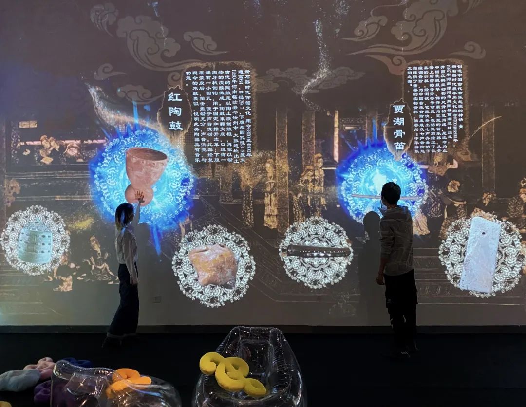 索诺克投影联合天津美术学院，光影呈现科技知音墙